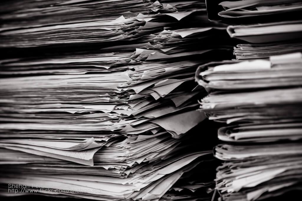 Proposal of resolution to fight the patent backlog without costs and increasing revenues is presented by Gustavo Leonardos to the Executive Secretary of the Ministery of the Development, Industry and Commerce.